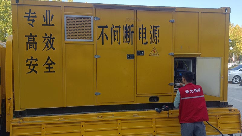 霞浦柴油发电机组和UPS电源配合使用时，如何避免切换过程中的电力中断？
